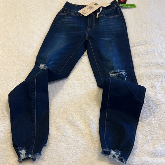 YMI - NWT High Rise Ankle Green Jean / 0 - Picture 3 of 15